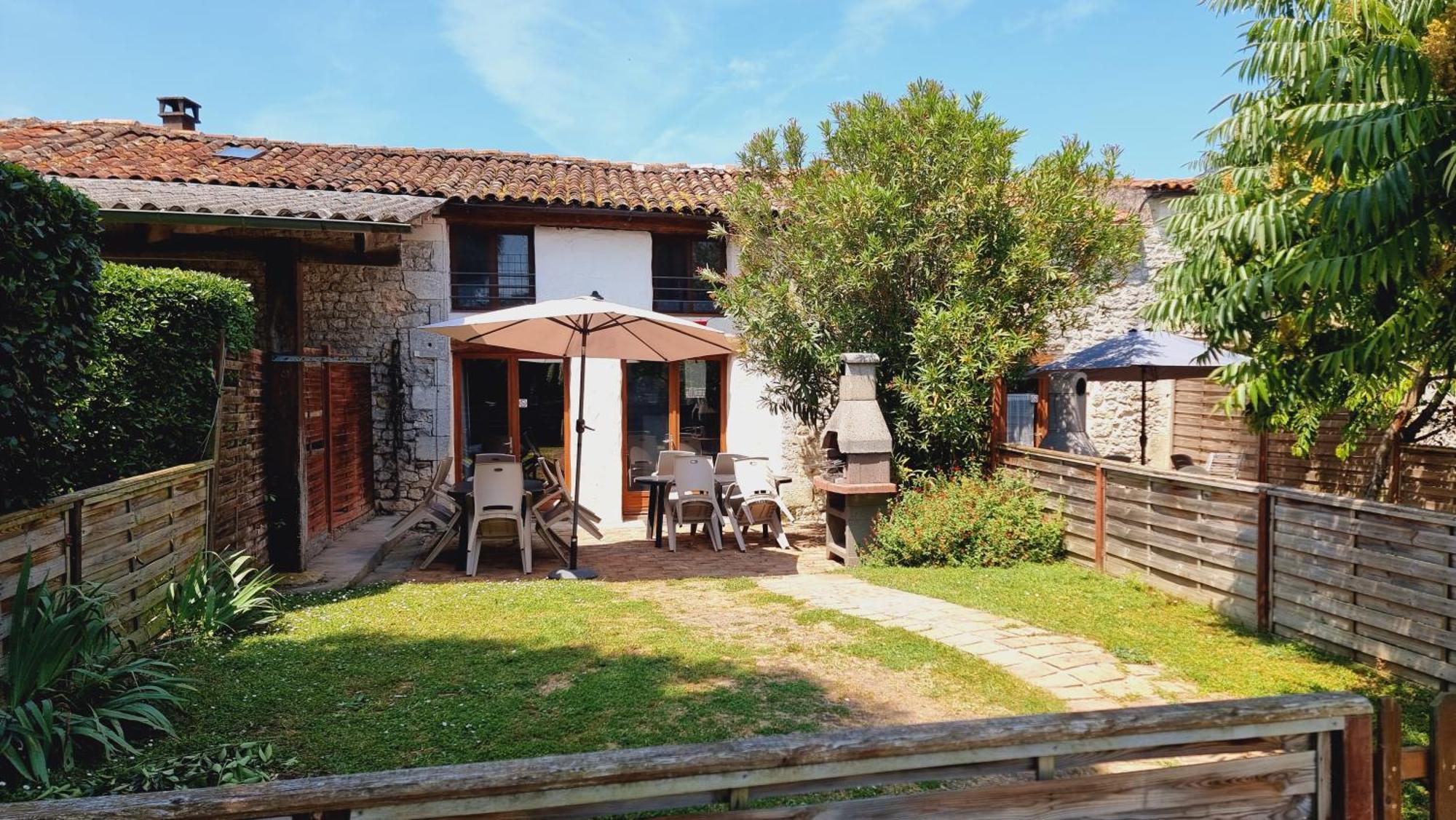 Domaine De Rochebonne Saint-Just-Luzac Exterior foto